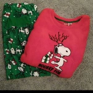 Peanuts Snoopy Christmas fleece pajamas. Unisex xl
